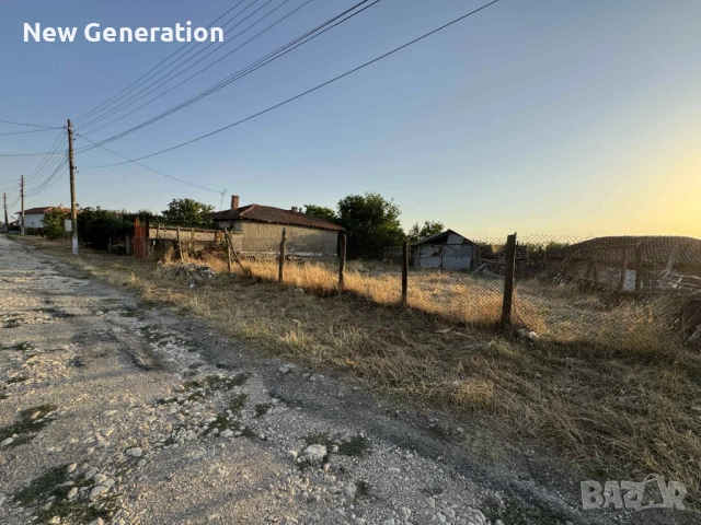 Продавам къща в с.Чернолик с много голям двор, снимка 5 - Къщи - 51598528