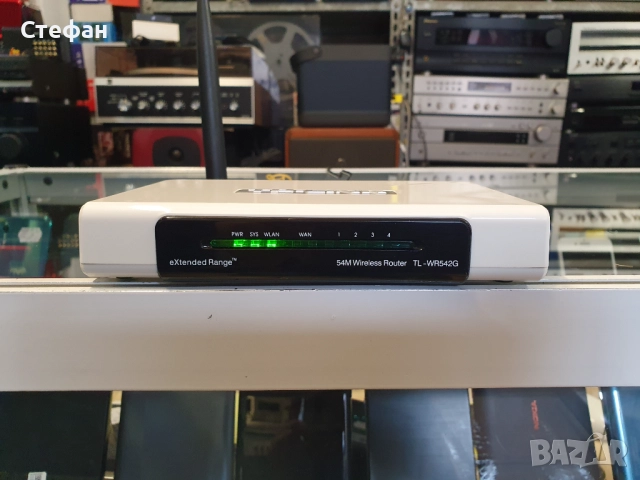 Рутер TP-Link TL-WR542G В отлично техническо и визуално състояние.