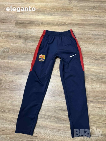 Оригинално мъжко долнище  Nike Barcelona , S размер 