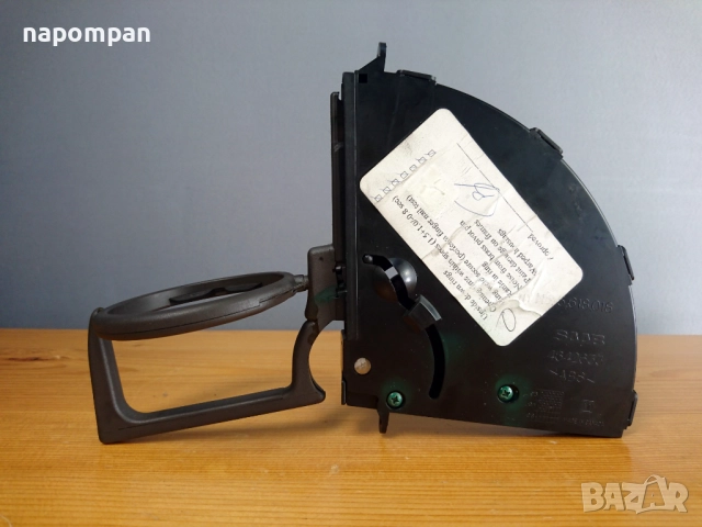 Поставка За Чаша / Къп холдър за SAAB 9-5, снимка 2 - Аксесоари и консумативи - 52664004