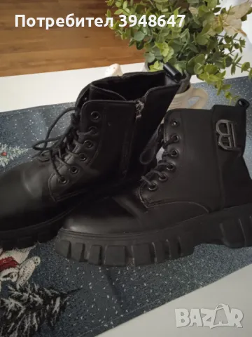 Стилни дамски боти