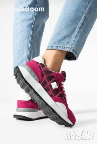 Valentino дамски маратонки , снимка 2 - Маратонки - 48474479