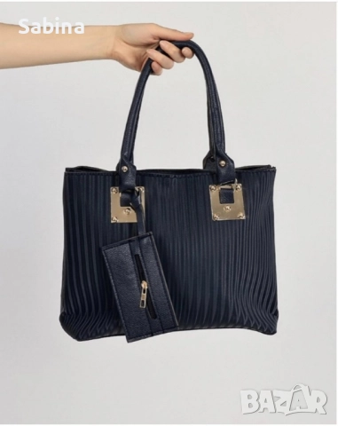 Луксозната дамска чанта със златисти метални елементи, снимка 3 - Чанти - 52412109