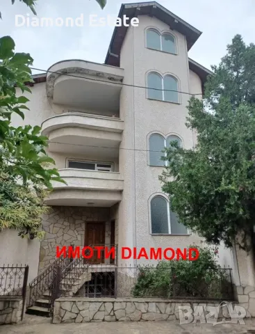 Триетажна къща в град Харманли