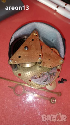 Часовник кварцов, снимка 4 - Антикварни и старинни предмети - 50112683