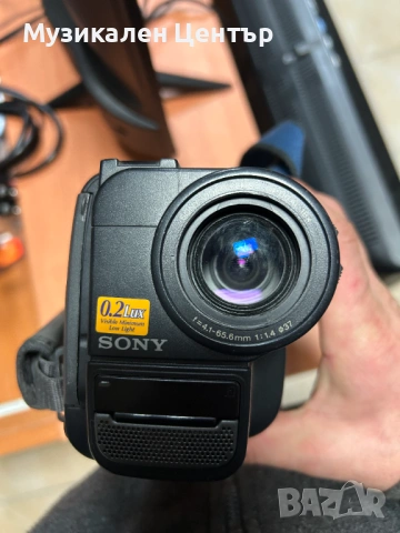 Видео камера Sony CCD-TR412E За  части, снимка 3 - Камери - 53274294