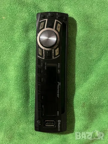 Авто Стерео Pioneer DEH 7300BT, снимка 1