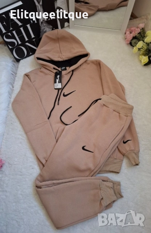 ватиран дамски екип nike, снимка 2 - Спортни екипи - 52259802