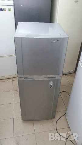 Хладилник Samsung с горен фризер, снимка 5 - Хладилници - 52864446