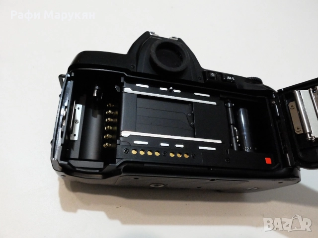 ВЕЛИКОЛЕПНИЯТ филмов  AF "NIKON-801" с избор на оптика, снимка 3 - Фотоапарати - 52703680