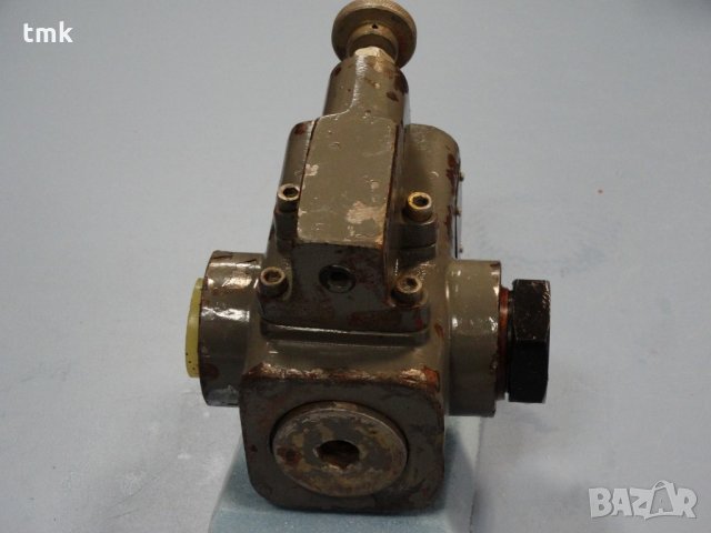 Хидравличен клапан 20-2001, снимка 2 - Резервни части за машини - 28929229