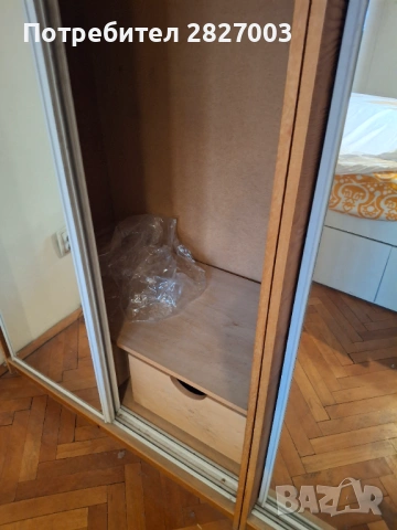 Гардероб четирикрилен, снимка 3 - Гардероби - 53156076