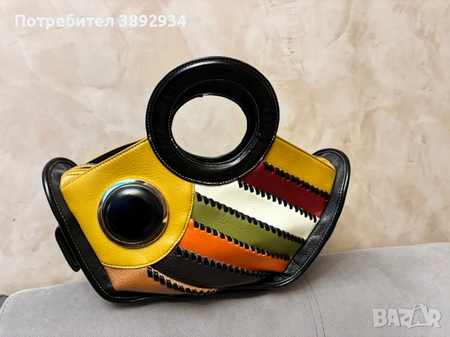 Дамска чанта от еко кожа в перфектно състояние 