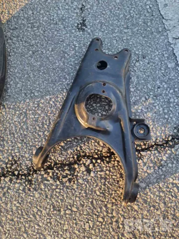 Долен десен носач за москвич 412  2140, снимка 2 - Части - 48312137