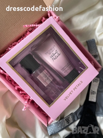 Подаръчен комплект с парфюмен мист и лосион за тяло Victoria’s Secret , снимка 2 - Козметика за тяло - 53267767