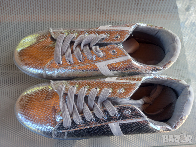 Кецове- сребърни или златни номер 40, снимка 3 - Дамски ежедневни обувки - 36549757