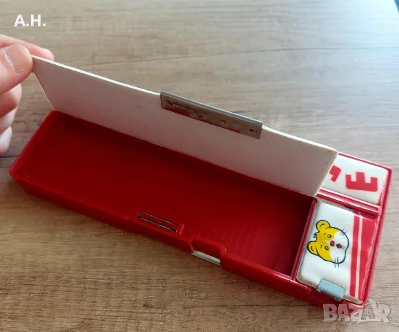 Кутия (Пенал) за ученически принадлежности от 90те години, снимка 3 - Други ценни предмети - 50116751