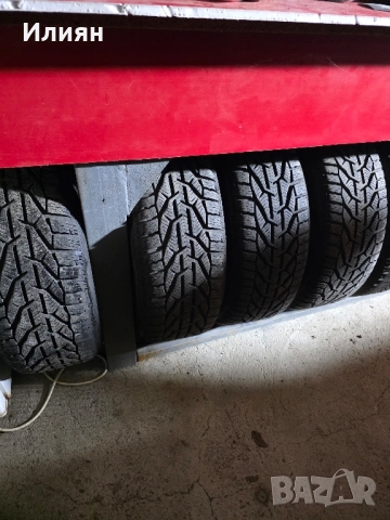 Зимни гуми с джанти за Мерцедес , снимка 2 - Гуми и джанти - 52419526