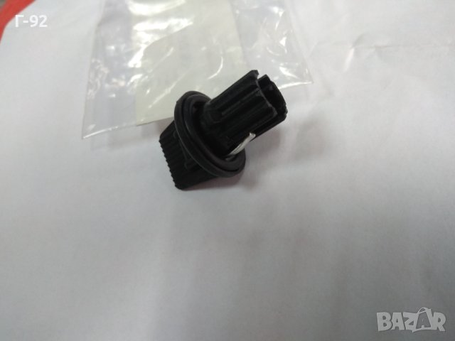 A1648260082**NEU**MERCEDES-BENZ**W164**ML-GL**ФАСУНГА ЗА ГАБАРИТИТЕ В ЗАДНИЯТ СТОП , снимка 13 - Части - 39761982