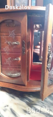 Продавам декоративен дървен бижутерник, снимка 13 - Декорация за дома - 32734326