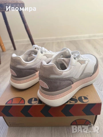 Дамски маратонки Ellesse, снимка 3 - Маратонки - 52525379
