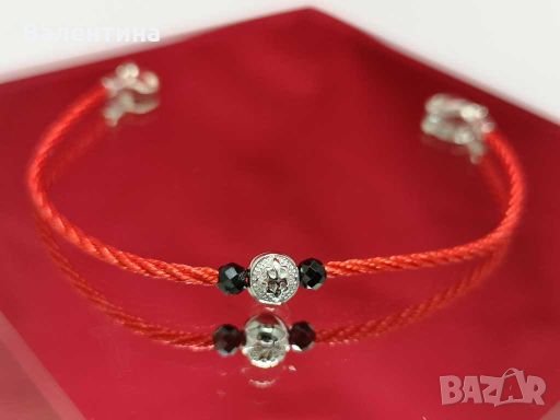 Дамска гривна червена корда със сребърно мънисто и шпинел, снимка 4 - Гривни - 28024380