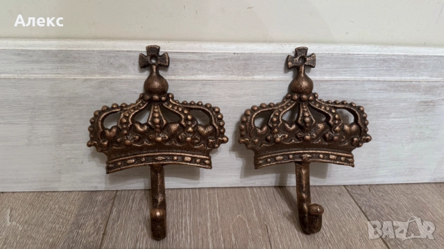 Масивна чугунена закачалка, корона.