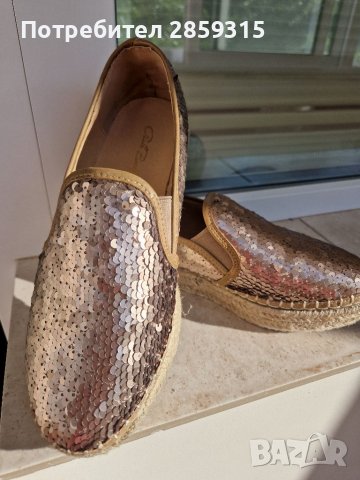 Дамски обувки ( еспадрили ) златист цвят с пайети