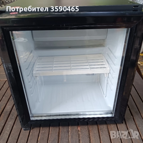 мини хладилник,витрина 28l