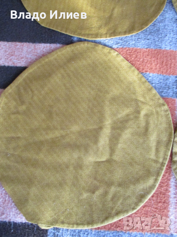 Възглавници кръгли многоцветни/ушити от майстор -шивач/  и квадратни/зелени и червени/ за стол, снимка 16 - Възглавници - 33814572