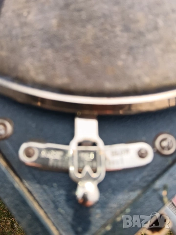 Продавам стар грамофон с манивела с пружина, снимка 2 - Антикварни и старинни предмети - 53151098