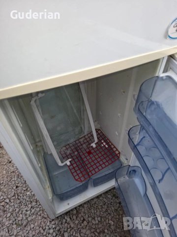 Хладилник с фризер Hansa, снимка 4 - Хладилници - 52964623