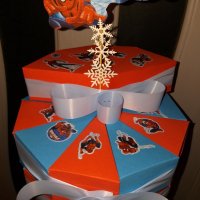 Картонена торта  Спайдермен, снимка 1 - Подаръци за рожден ден - 27471499