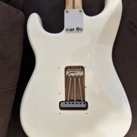 Китара Fender Stratocaster, снимка 5 - Китари - 42962644