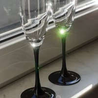 Комплект от 2 чаши за  Champagne Black Stem Luminarc- Vintage, снимка 2 - Антикварни и старинни предмети - 32316387