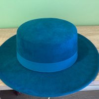 Дамска шапка универсален размер цвят тюркоаз, снимка 3 - Шапки - 35374789