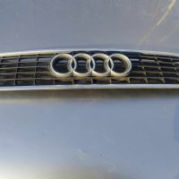 Решетка с емблема на преден капак за Audi А4 Б6 (2001-2004), снимка 1 - Части - 43610745