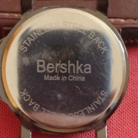 Модерен унисекс часовник Bershka made in China много красив изискан 42798, снимка 5 - Мъжки - 43743605