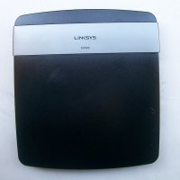 Рутер Linksys E2500 Dual-Band WiFi Router, снимка 1 - Рутери - 38424644