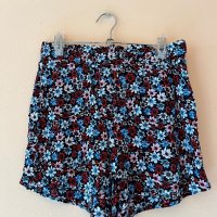 H&M Къси панталонки с флорален принт и ластик в кръста 🌸, снимка 1 - Къси панталони и бермуди - 43974896