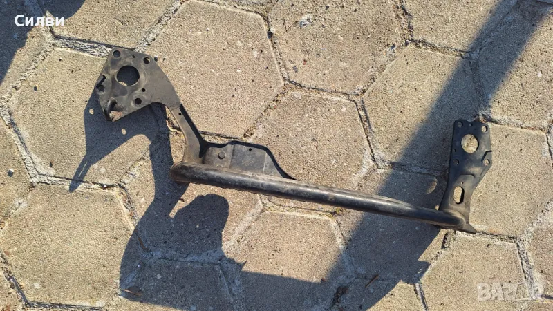 Опорна греда под радиатори за Пасат Б5 Б5,5 от Vw Passat B5 2.5TDI и др. комби и седан, снимка 1