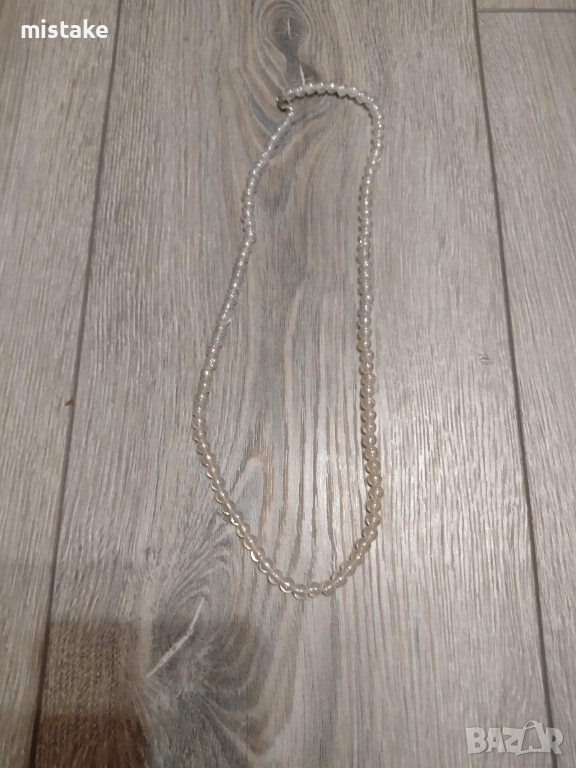 гердан с бели мъниста, снимка 1