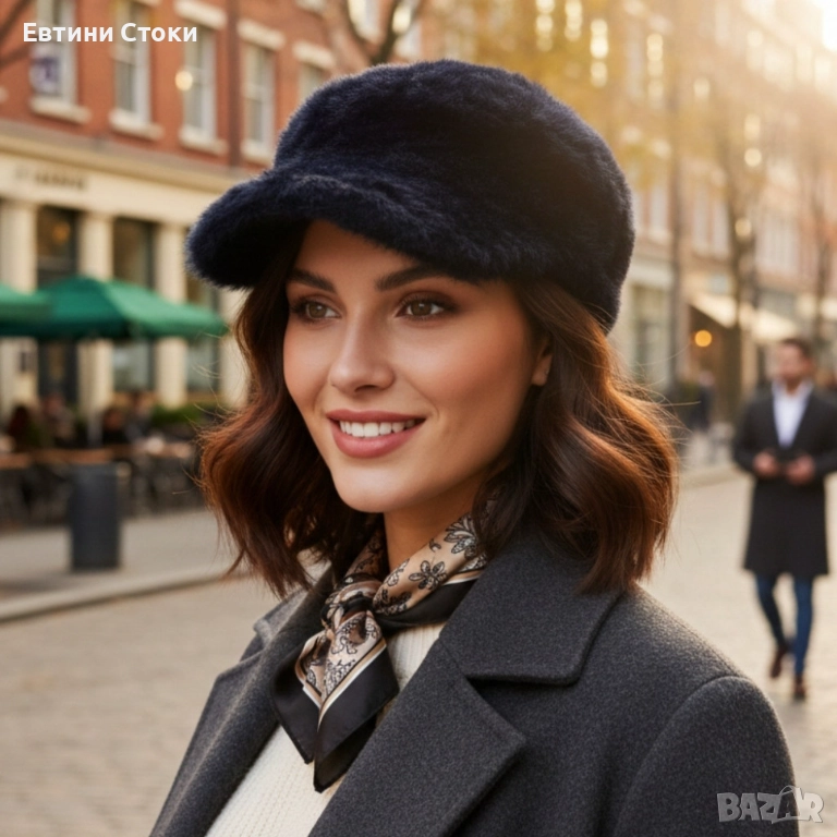Топла дамска шапка с козирка - пухкав зимен комфорт, снимка 1