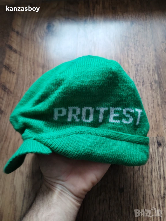 protest - страхотна зимна шапка универсален размер, снимка 1