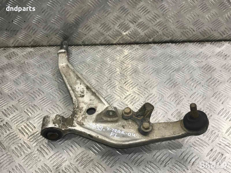 Преден ляв носач Nissan X-Trail,2004г., снимка 1