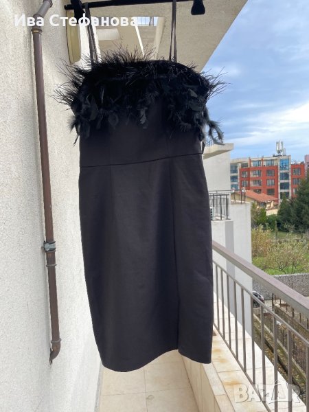 Разкошна нова черна парти коктейлна строго официална рокля Mohito пера пухчета , снимка 1