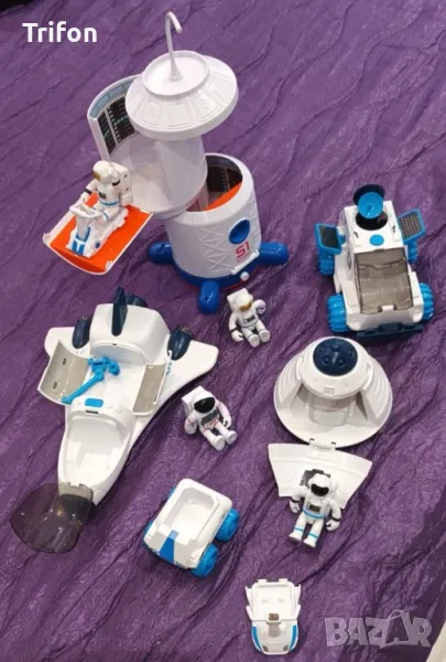 Сет колекция космически играчки - станция, совалка, луноход, космонафти, снимка 1
