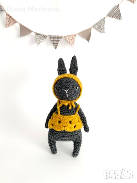 Зайче с шапка, детска играчка ръчна изработка, плетени играчки, подарък за дете, плетено зайче, снимка 1