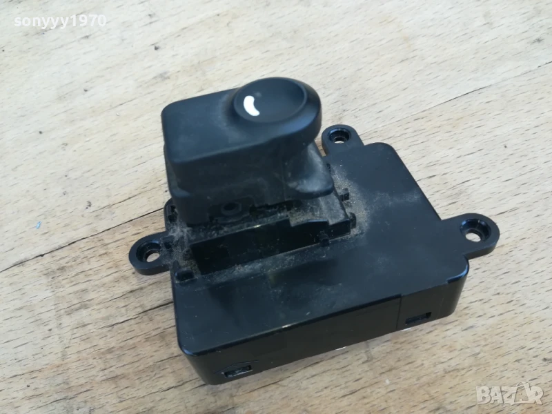 hyundai i30-бутон за прозорец-предна врата 0408250928, снимка 1