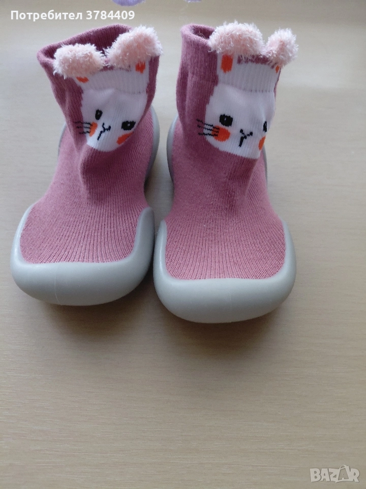 нови Детски чорапи със гумена подметка , снимка 1